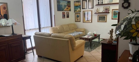 2 Schlafzimmer Wohnung in Borghetto Lodigiano, Italy, Nr. 350098 5