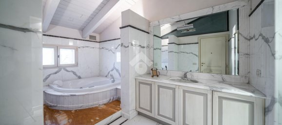 11غرفة فيلا في Reggio Emilia, Italy رقم 8049 14