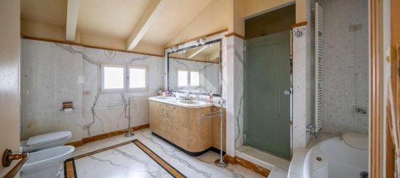 11غرفة فيلا في Reggio Emilia, Italy رقم 8049 30