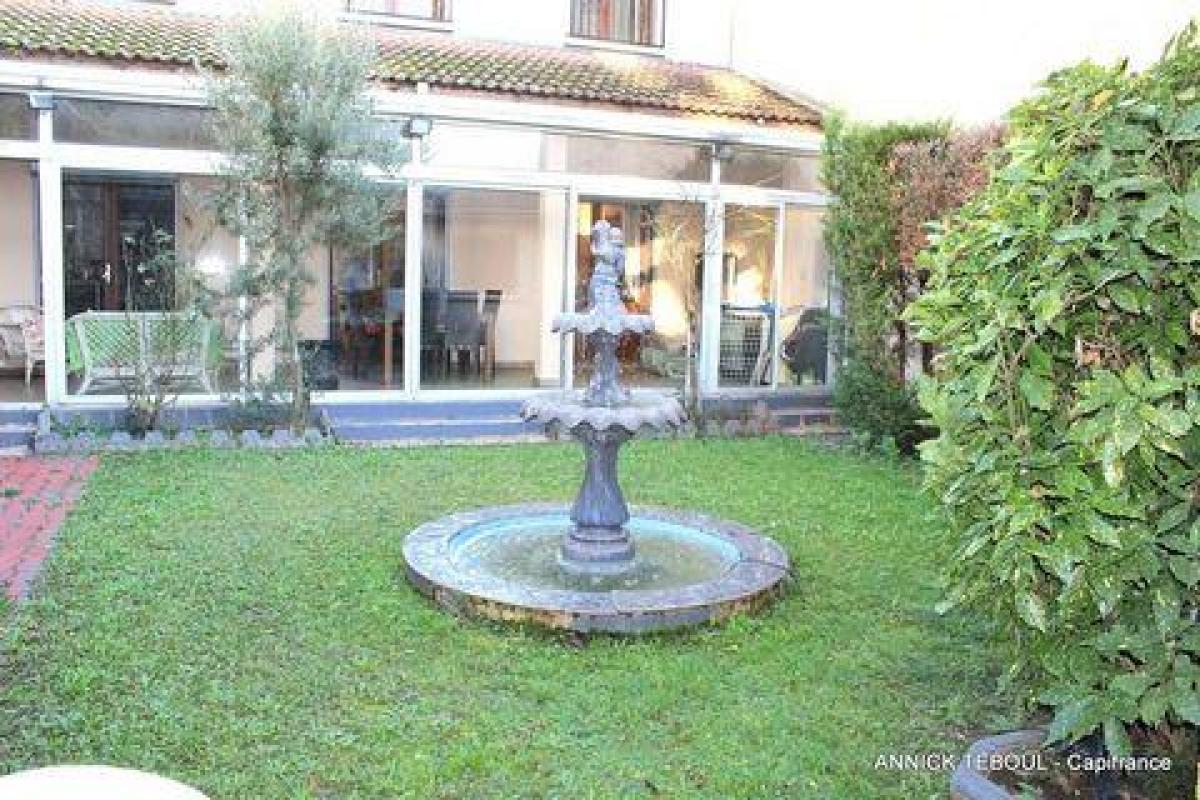 Дом с 4 спальнями в Вилёрбан, Франция № 28899