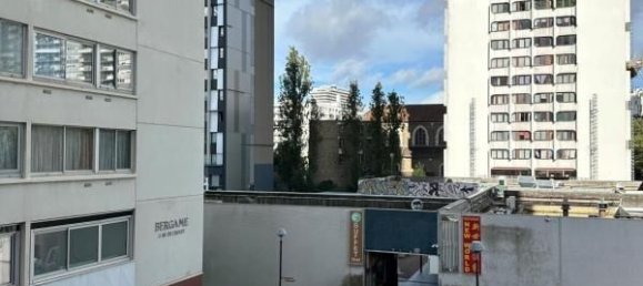 Apartamento de 2 dormitorios en Paris, France No. 179859 3