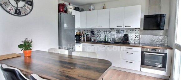 2 bedrooms Apartment in Poissy, France No. 318645 2