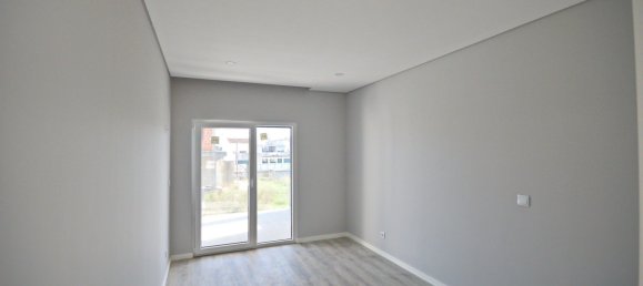 4 bedrooms House in Seixal, Portugal No. 129992 7