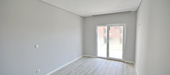 4 bedrooms House in Seixal, Portugal No. 129992 10