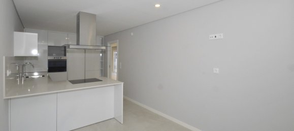 4 bedrooms House in Seixal, Portugal No. 129992 18