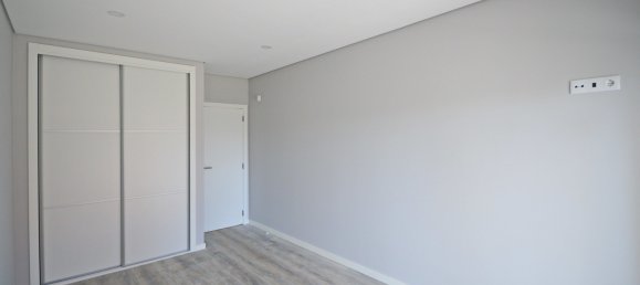 4 bedrooms House in Seixal, Portugal No. 129992 8