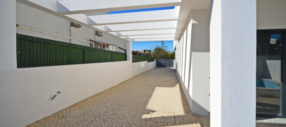 4 bedrooms House in Seixal, Portugal No. 129992 12