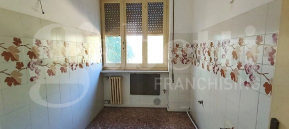 4 Schlafzimmer Wohnung in Amelia, Italy, Nr. 316573 8