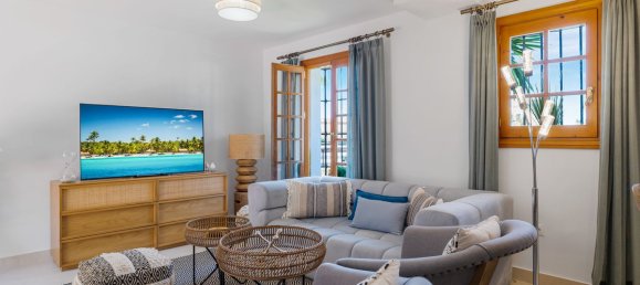 3 bedrooms Villa in Marbella, Spain No. 101556 9