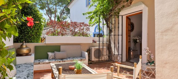 3 bedrooms Villa in Marbella, Spain No. 101556 3