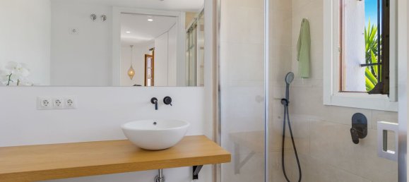 3 bedrooms Villa in Marbella, Spain No. 101556 12