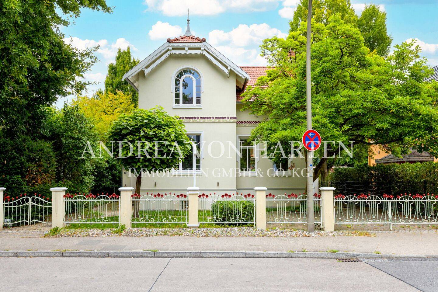 Здание с 8 комнатами в Вандсбек, Германия № 332249