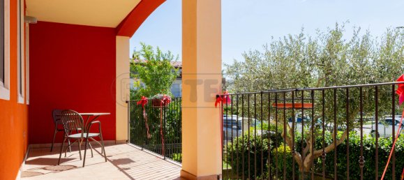 Дом с 3 спальнями в Куинто Вичентино, Италия № 372627 44