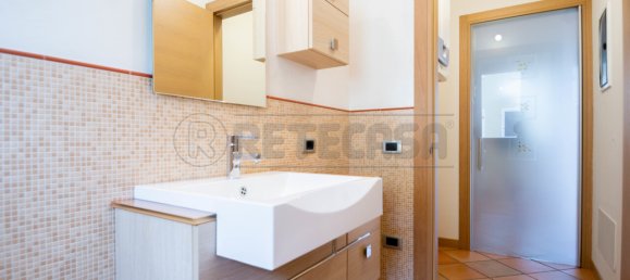 Дом с 3 спальнями в Куинто Вичентино, Италия № 372627 18