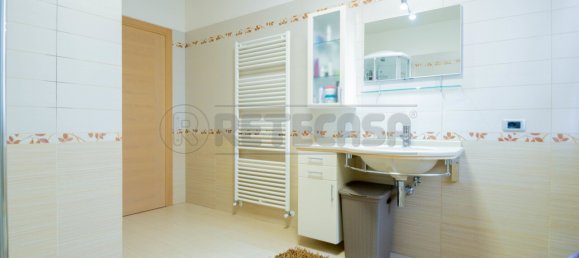 Дом с 3 спальнями в Куинто Вичентино, Италия № 372627 32