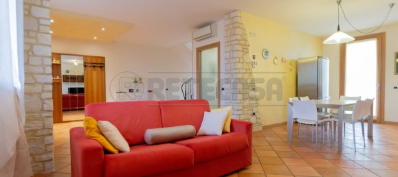 Дом с 3 спальнями в Куинто Вичентино, Италия № 372627 12