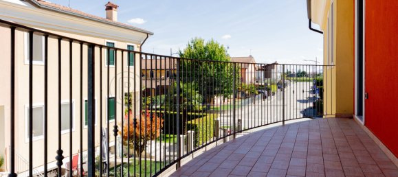 Дом с 3 спальнями в Куинто Вичентино, Италия № 372627 7