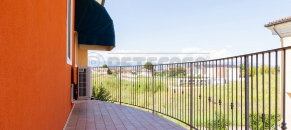 Дом с 3 спальнями в Куинто Вичентино, Италия № 372627 29