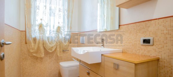 Дом с 3 спальнями в Куинто Вичентино, Италия № 372627 17