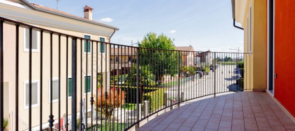 Дом с 3 спальнями в Куинто Вичентино, Италия № 372627 30