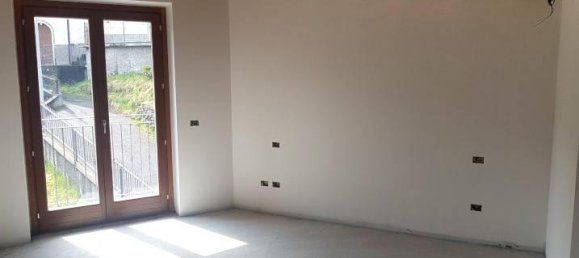 4 rooms Penthouse in Peia, Italy No. 141856 2