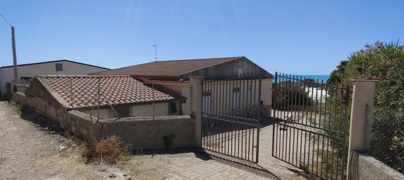 4 bedrooms House in Licata, Italy No. 260382 2