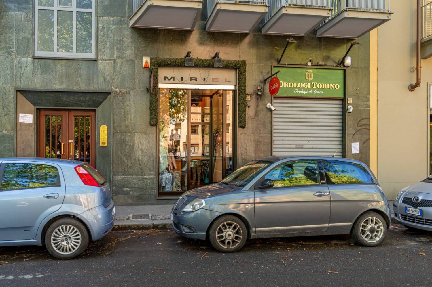 1 room Commercial property in Turin, Italy No. 170355