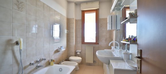 1 غرف نوم شقة في Mezzago, Italy رقم 295085 12