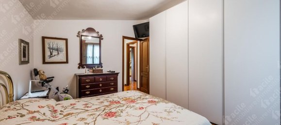 5 bedrooms Apartment in Modena, Italy No. 372359 26