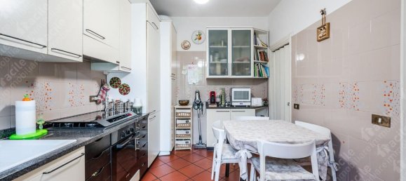 5 bedrooms Apartment in Modena, Italy No. 372359 31