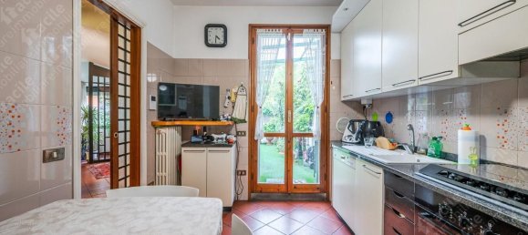 5 bedrooms Apartment in Modena, Italy No. 372359 32