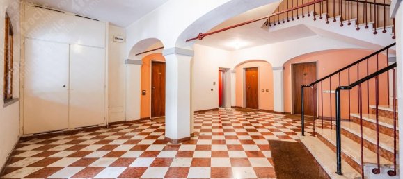 5 bedrooms Apartment in Modena, Italy No. 372359 6