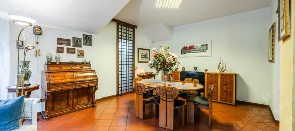 5 bedrooms Apartment in Modena, Italy No. 372359 11