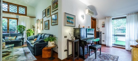 5 bedrooms Apartment in Modena, Italy No. 372359 15