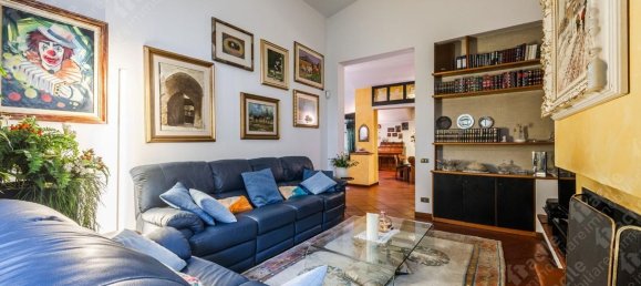 5 bedrooms Apartment in Modena, Italy No. 372359 18