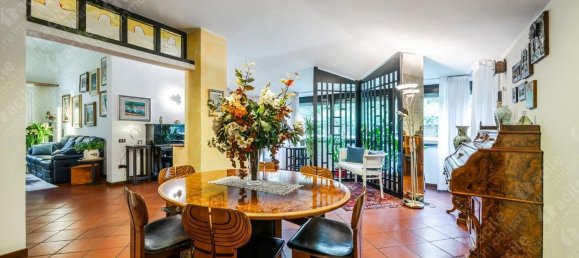 5 bedrooms Apartment in Modena, Italy No. 372359 13