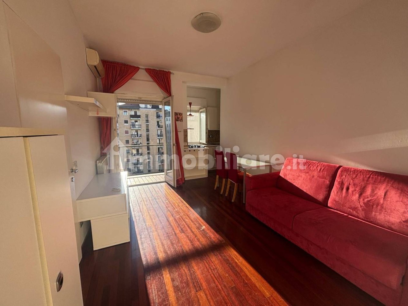 Studio in Milan, Italy, Nr. 340280