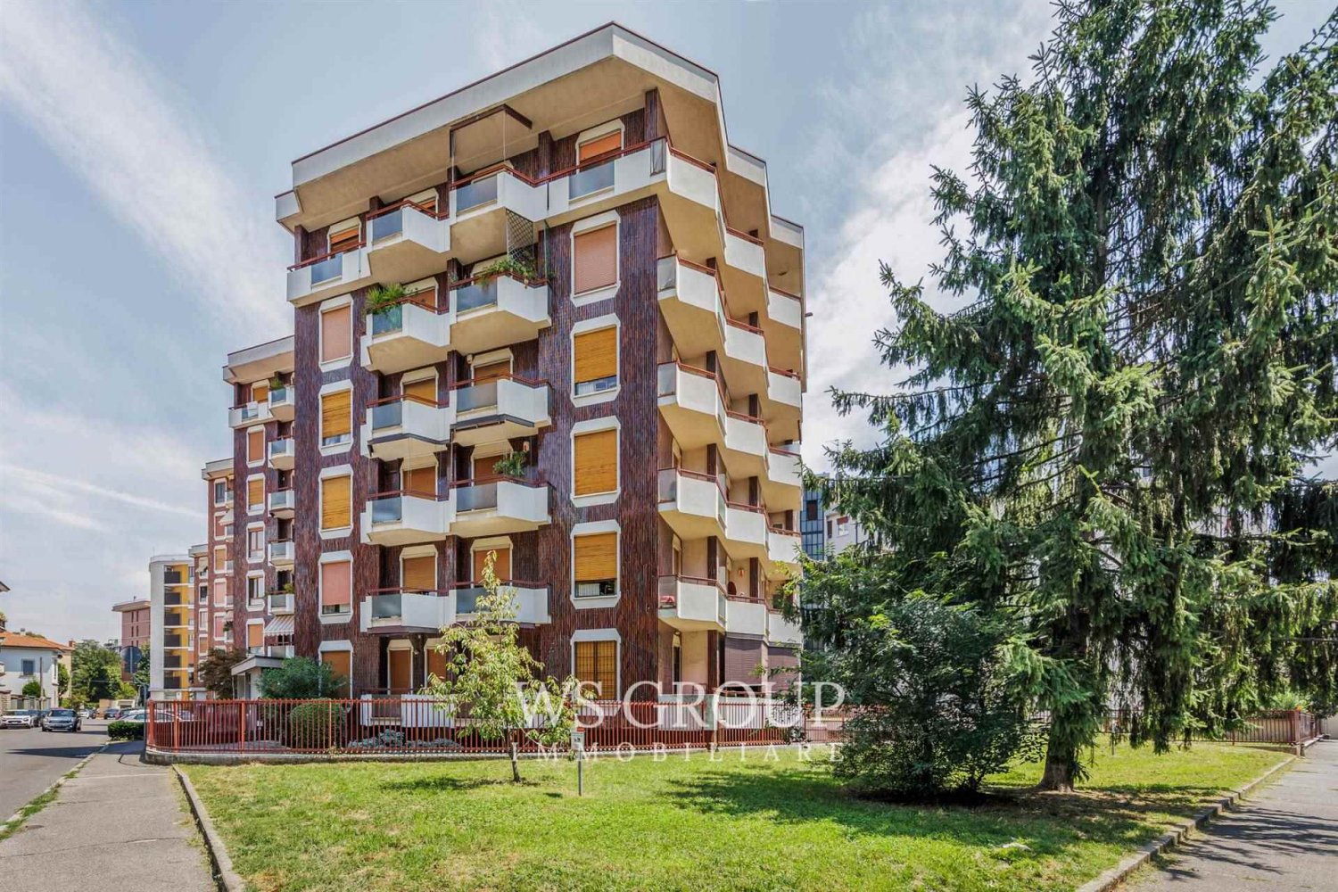 3 rooms Apartment in Monza, Italy No. 269552