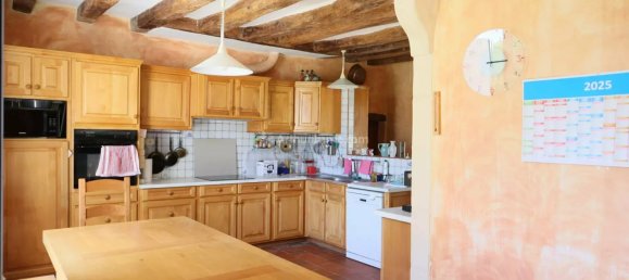 4 bedrooms House in La Chartre-sur-le-Loir, France No. 277983 3