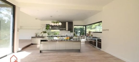 Вилла с 8 комнатами в Сизуен, Франция № 156753 3