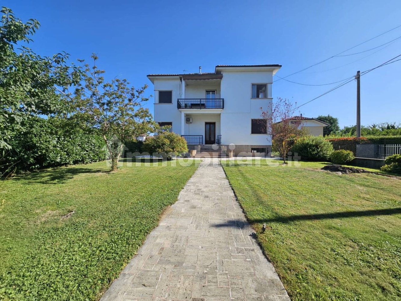 4 bedrooms Villa in Oleggio, Italy No. 265001
