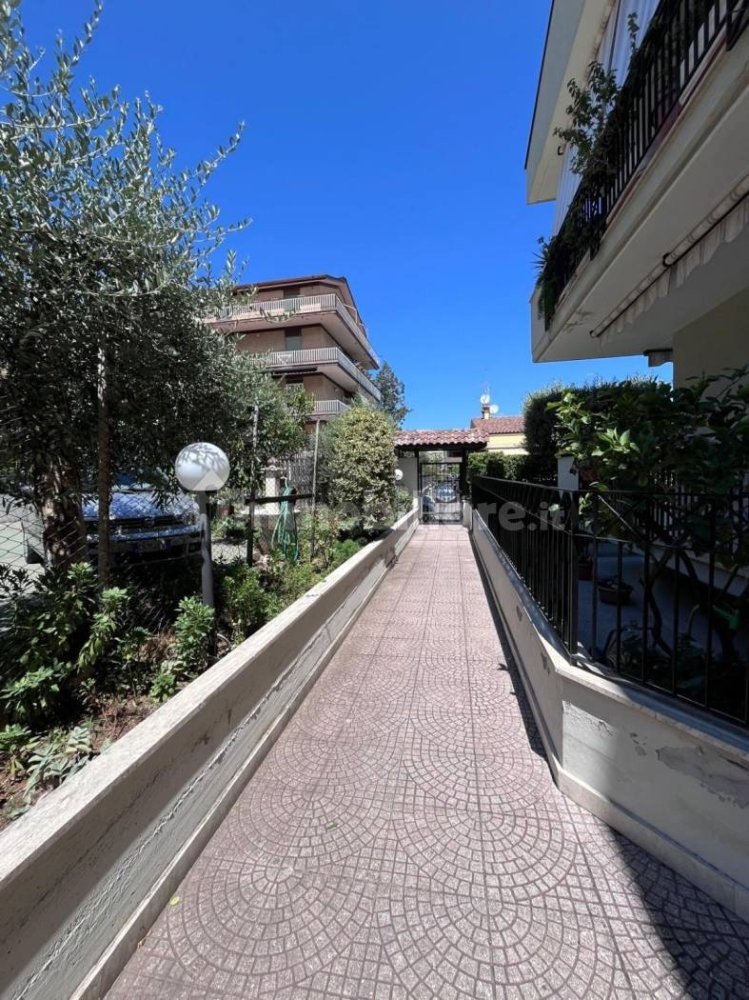 1 bedroom Apartment in Rome, Italy No. 273959