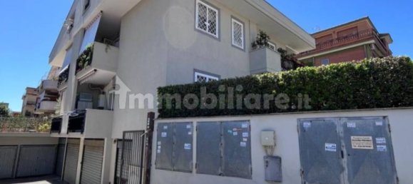 1 bedroom Apartment in Rome, Italy No. 273959 8