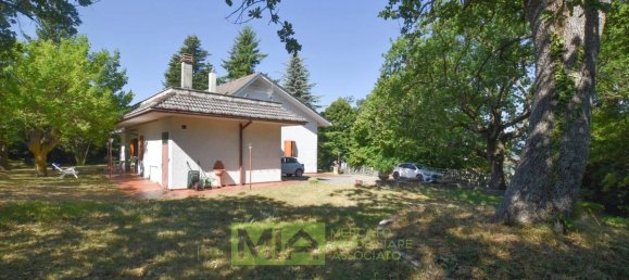 4 bedrooms Villa in Force, Italy No. 298014 2