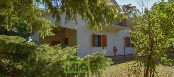 4 bedrooms Villa in Force, Italy No. 298014 10