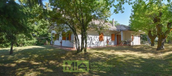 4 bedrooms Villa in Force, Italy No. 298014 8