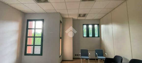 Oficina en Concorezzo, Italy 275 m² No. 80092 9