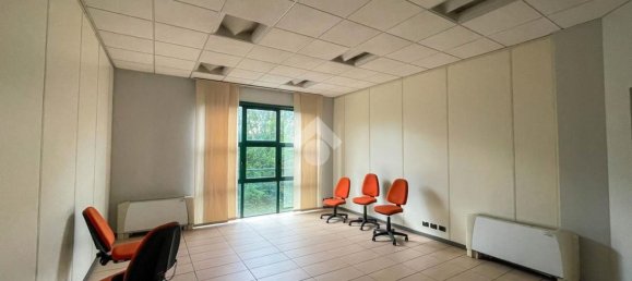 Oficina en Concorezzo, Italy 275 m² No. 80092 5