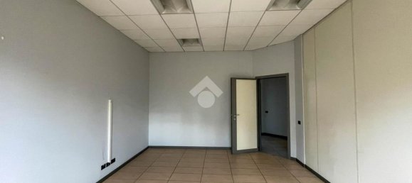 Oficina en Concorezzo, Italy 275 m² No. 80092 10