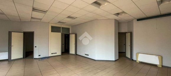 Oficina en Concorezzo, Italy 275 m² No. 80092 4